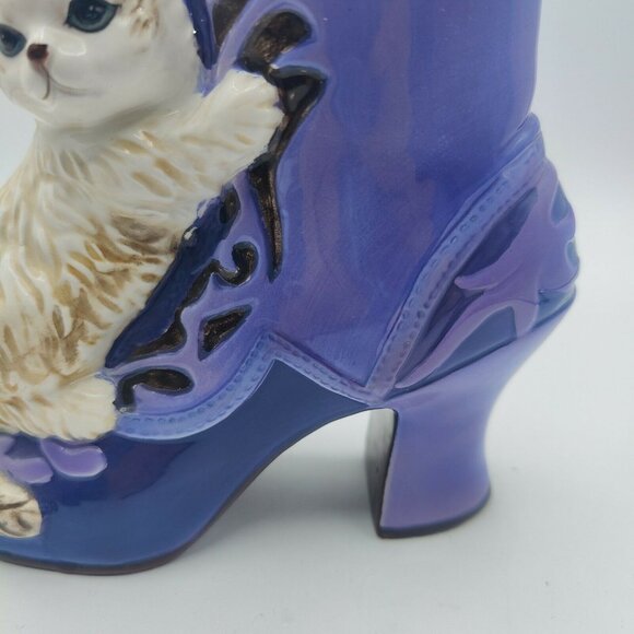 Victorian Boot Vase With Kitten Purple Ceramic Cat Figurine Cottagecore - Picture 12 of 13